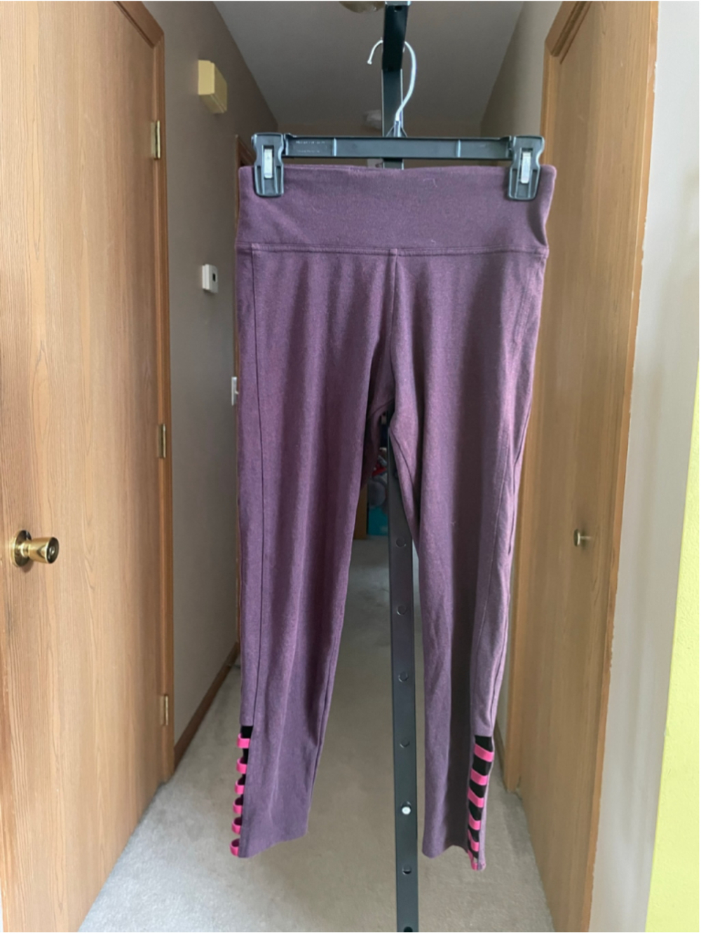Women's Victoria Sport Leggings Size S Purple with Pink Cutout Detail